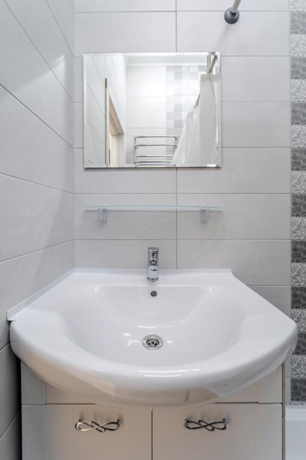 Modern Apartment In The Old City Lemberg Exterior foto