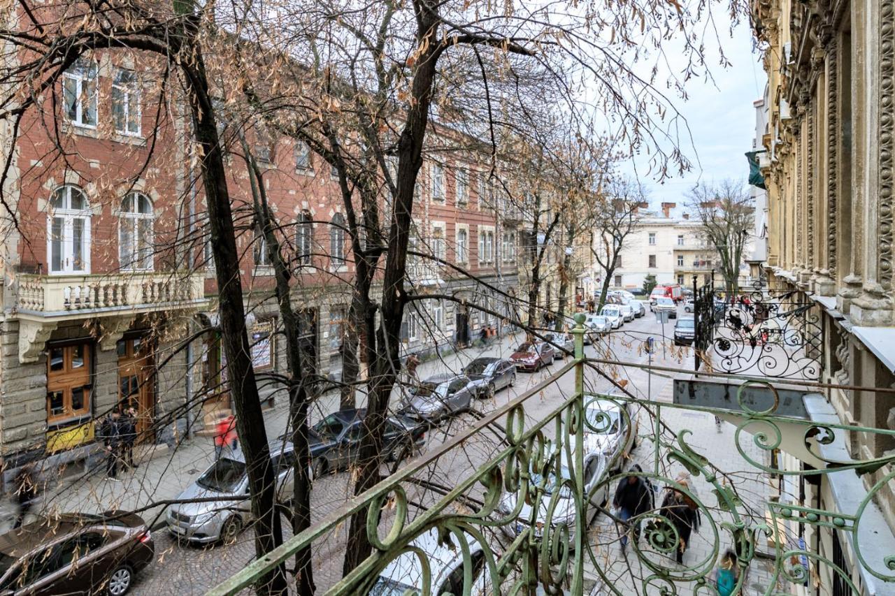 Modern Apartment In The Old City Lemberg Exterior foto